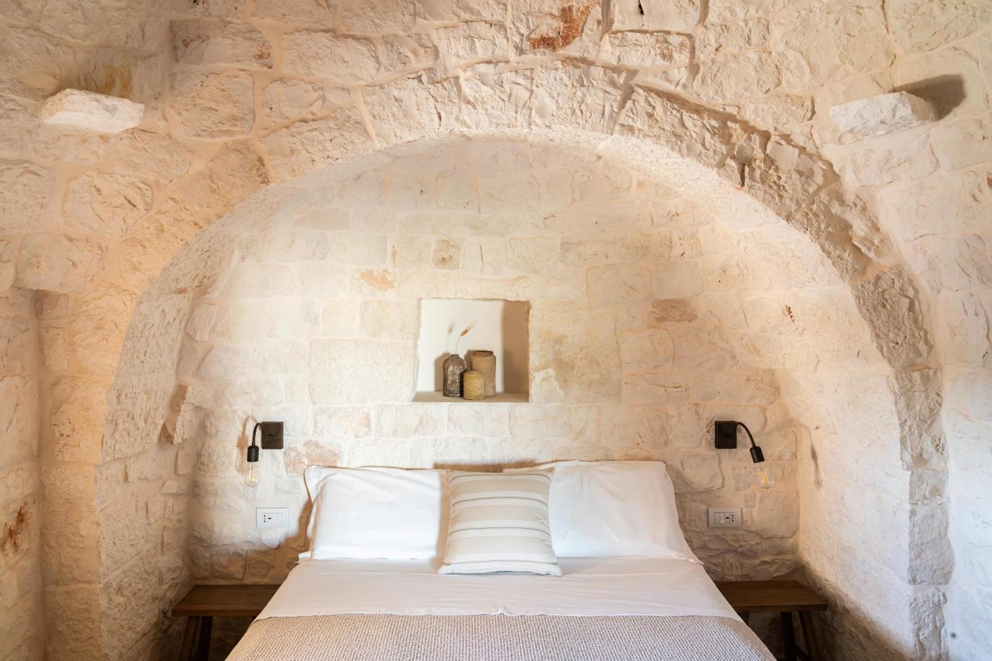 Trullo Jale - Boutique Apartments ออสตูนี ภายนอก รูปภาพ
