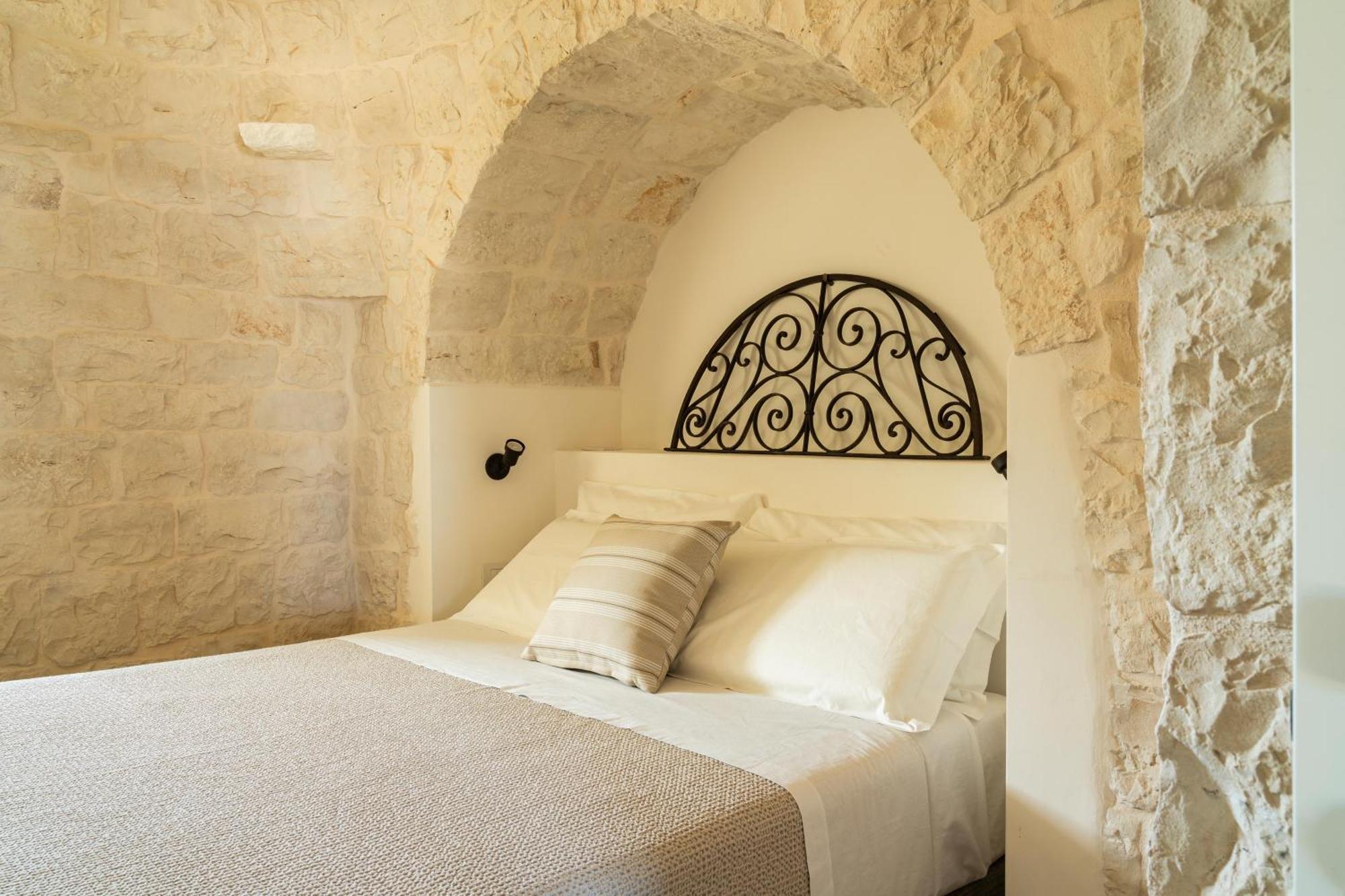 Trullo Jale - Boutique Apartments ออสตูนี ภายนอก รูปภาพ
